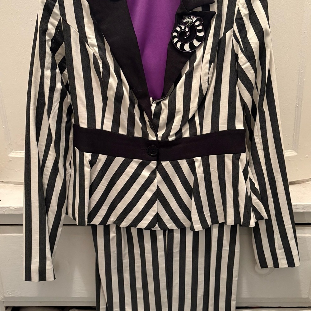 Unique Vintage Beetlejuice Two-Piece Blazer and Pencil Skirt Set (L / 10-12)